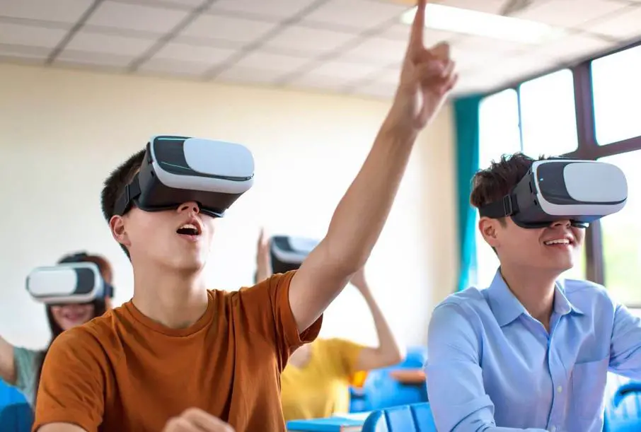 مميزات الواقع الافتراضي للتعليم