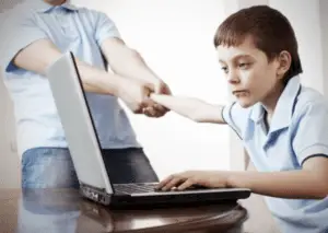 الكومبيوتر وتأثيره على الاطفال